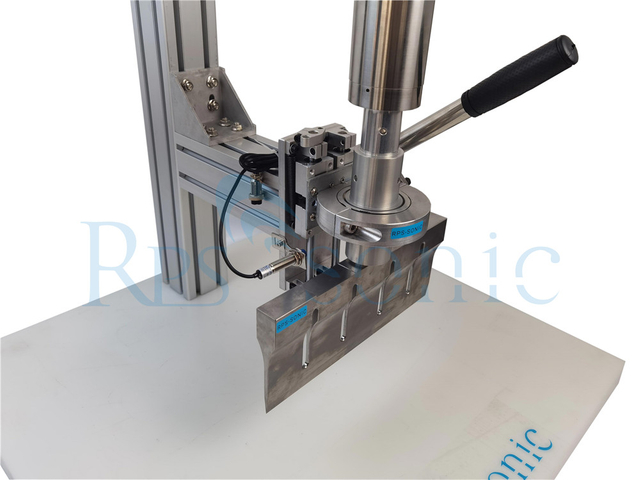 Ultrasonic Cutting And Slicing Equipment for Cheeses, Meats