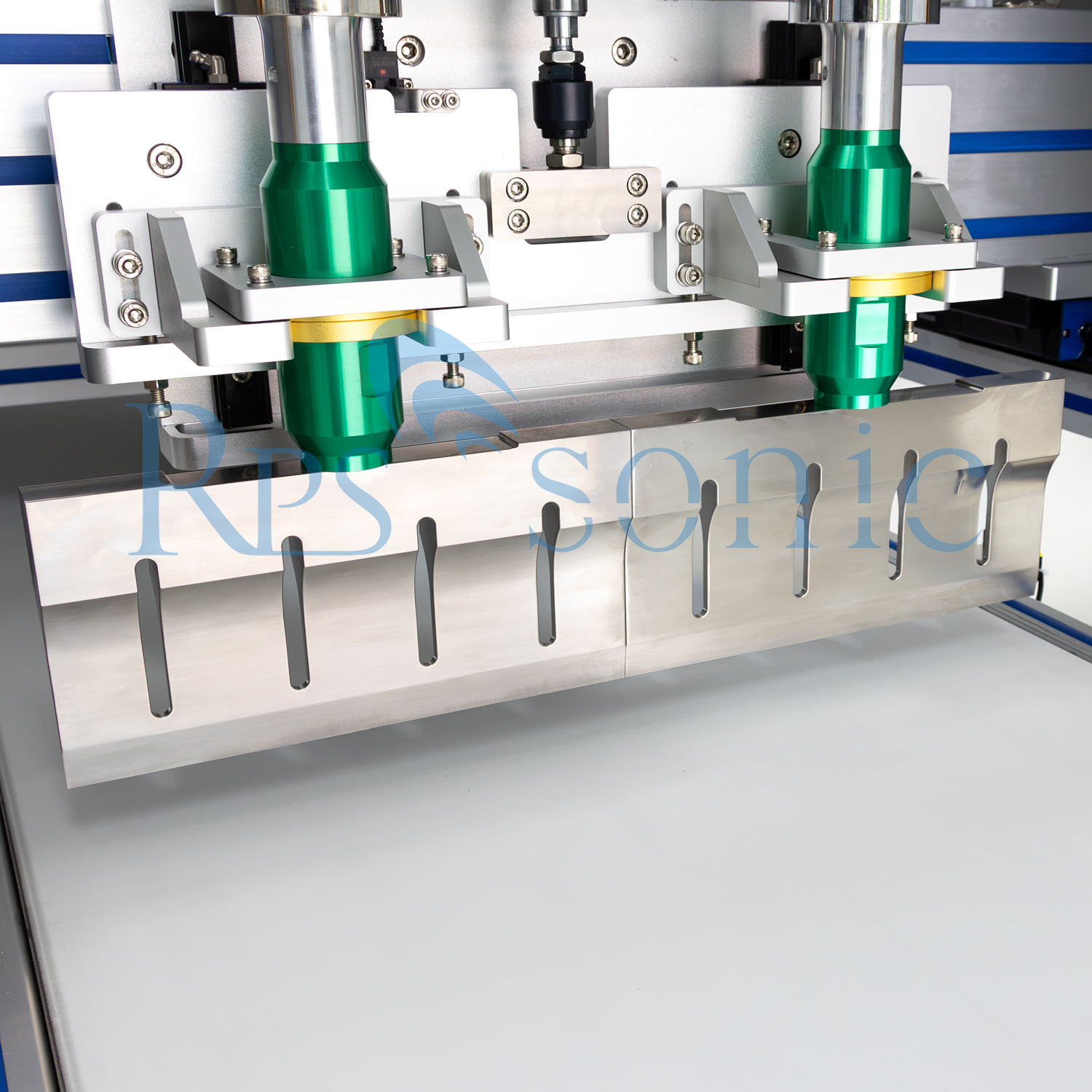 Automatic Ultrasonic Cutting Machine slicer for Dough Cutting with Conveyor Belt
